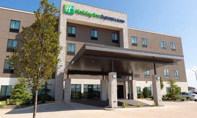 Kingfisher Hotel | Holiday Inn Express & Suites - Kingfisher, an IHG Hotel