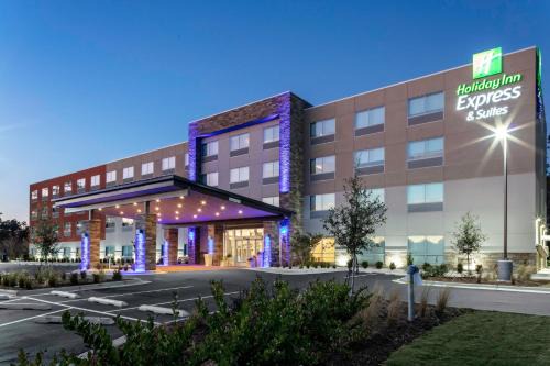 Wilmington Hotel | Holiday Inn Express & Suites Wilmington West - Medical Park by IHG