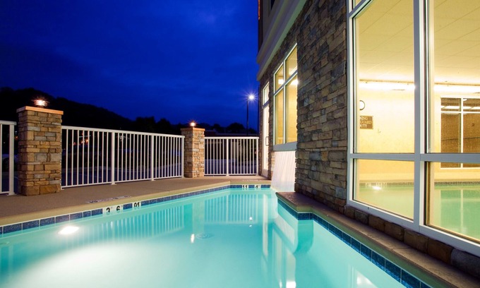 Asheville Hotel | Holiday Inn Express & Suites Asheville Downtown by IHG