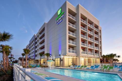 Galveston Hotel | Holiday Inn Express & Suites - Galveston Beach by IHG