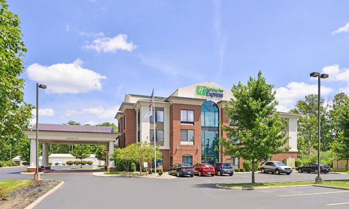 North Lima Hotel | Holiday Inn Express & Suites North Lima by IHG