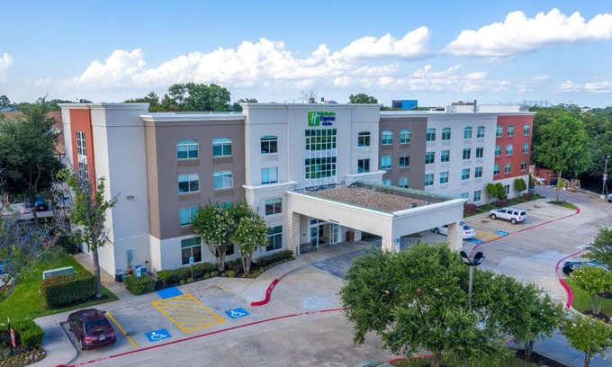 North Arlington Hotel | Holiday Inn Express & Suites Arlington North – Stadium Area by IHG
