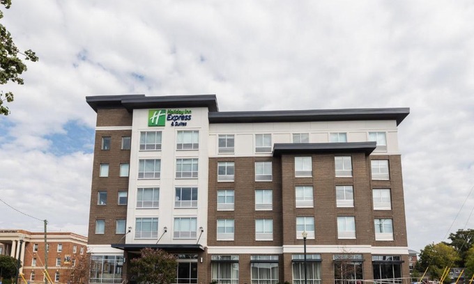 Columbia Hotel | Holiday Inn Express & Suites Columbia Downtown The Vista by IHG