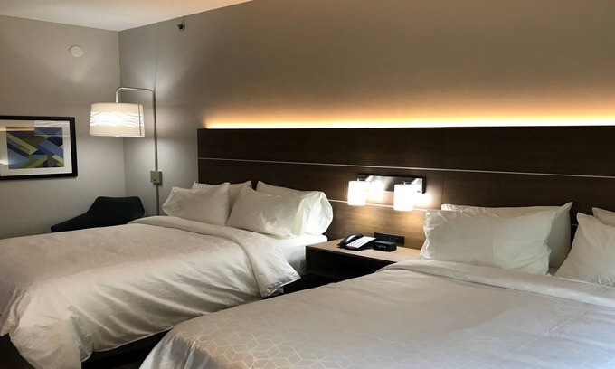 North Arlington Hotel | Holiday Inn Express & Suites Arlington North - Stadium Area by IHG