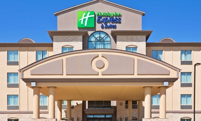 White Rock Hills Hotel | Holiday Inn Express & Suites Dallas East - Fair Park by IHG