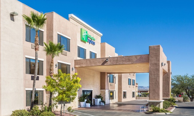Nogales Hotel | Holiday Inn Express & Suites Nogales by IHG