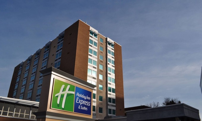 Green Tree Hotel | Holiday Inn Express & Suites Pittsburgh West - Greentree by IHG