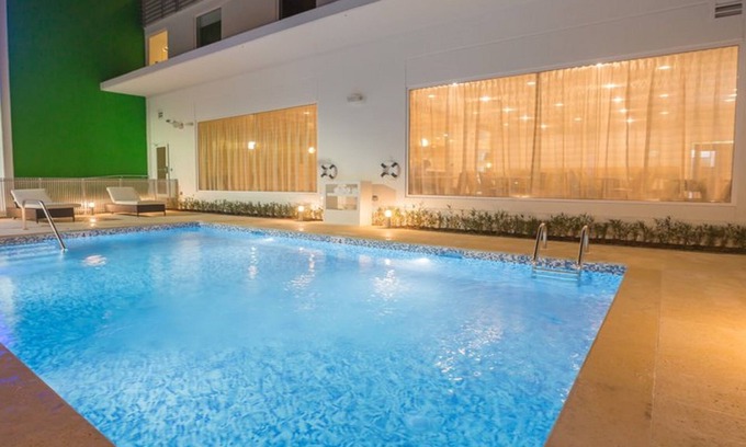Tulsa Hotel | Holiday Inn Express & Suites Tulsa Midtown by IHG