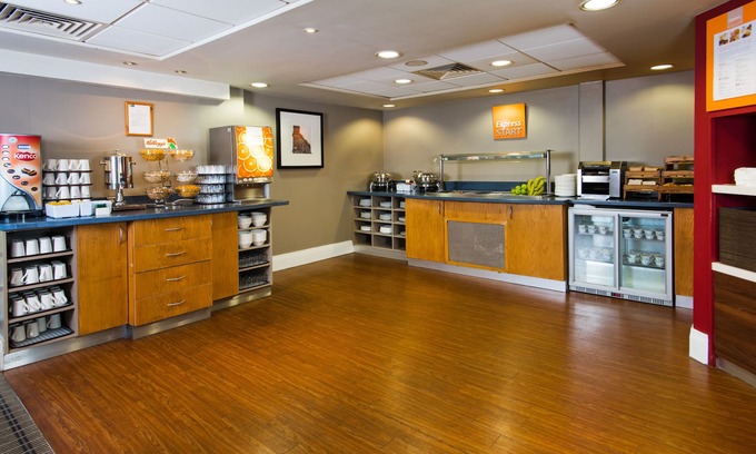 Llandarcy Hotel | Holiday Inn Express Swansea - East by IHG
