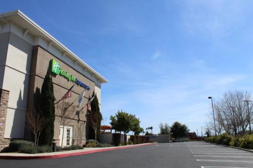 American Canyon Hotel | Holiday Inn Express Hotel & Suites Napa Valley-American Canyon by IHG