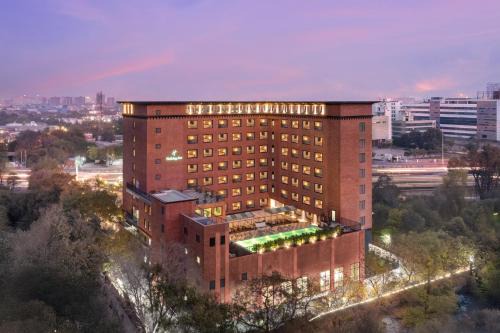 Gurugram Hotel | Holiday Inn Gurgaon NH8 by IHG