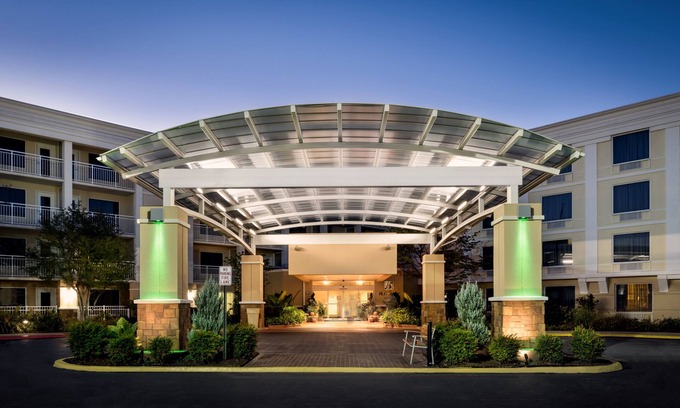 East Point Hotel | Holiday Inn Hotel & Suites Atlanta Airport-North by IHG