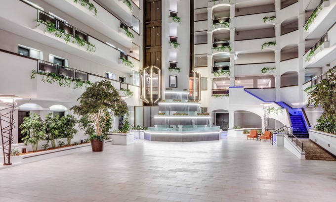 Springfield Hotel | Holiday Inn Hotel & Suites Springfield - I-44 by IHG