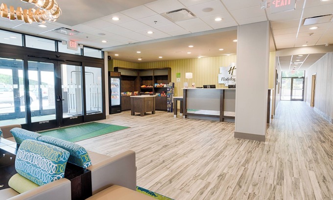 Knoxville Hotel | Holiday Inn Knoxville N - Merchant Drive by IHG