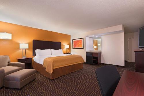 Cedar Bluff Hotel | Holiday Inn Knoxville West - Cedar Bluff Rd by IHG