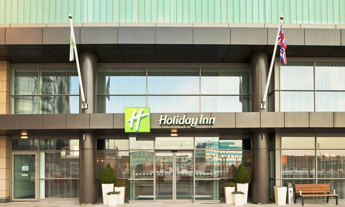 Salford Hotel | Holiday Inn Manchester-Media City UK by IHG