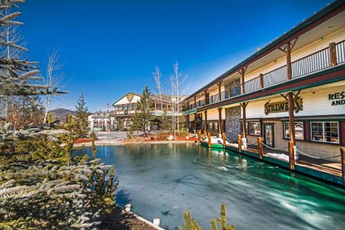 The Village Hotel | Holiday Inn Resort The Lodge at Big Bear Lake by IHG