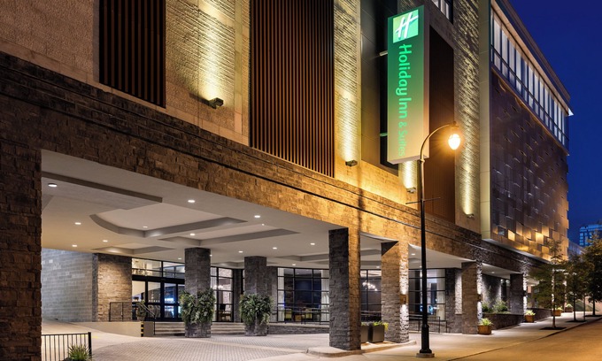 Sobro Hotel | Holiday Inn & Suites Nashville Downtown - Broadway by IHG