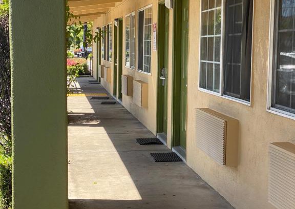 Morgan Hill Hotel | Holiday Motel