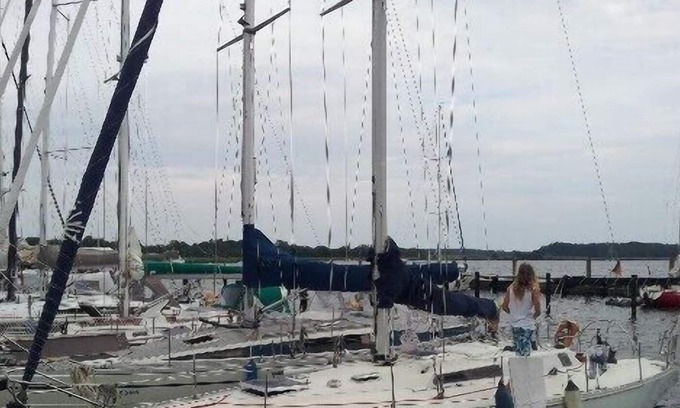 Gustow Apartment | Holiday on a yacht, in the beautiful natural harbor Gustow