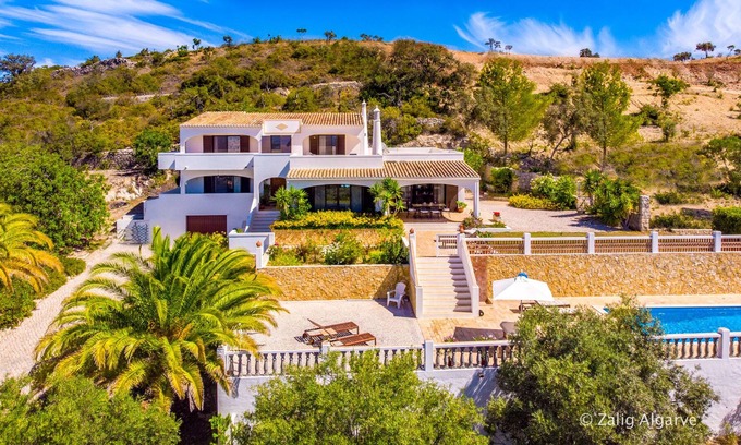 Charneca Villa | Holiday with panorama in a unique quiet location