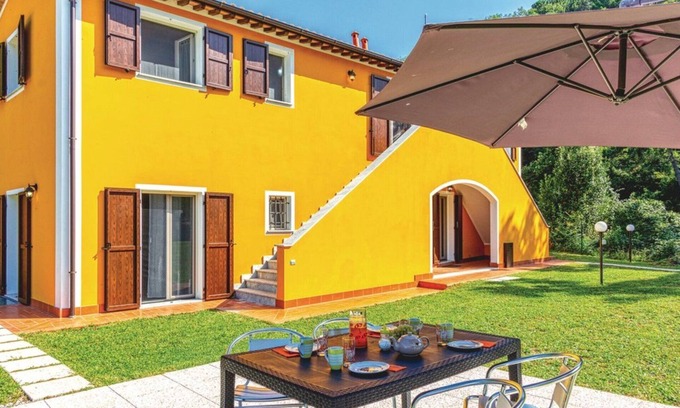 Carrara House | Holiday Raffaello