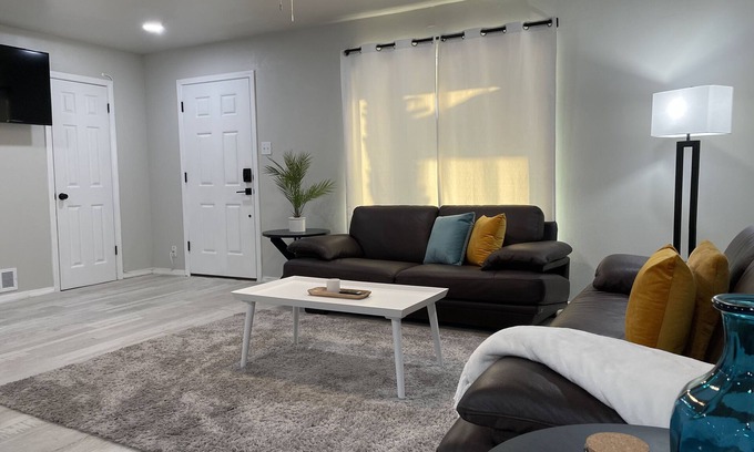 Mesa Vista House | Holiday Ready Cozy Home 3BR/2BA near shopping hospitals and more