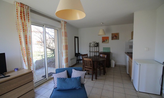 Prayssac Apartment | Holiday rentals with pool and wifi