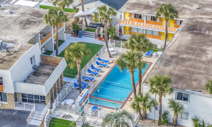 Myrtle Beach Hotel | Holiday Shores