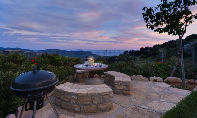 Triopetra Villa | Holiday villa close to Triopetra beach, South Crete