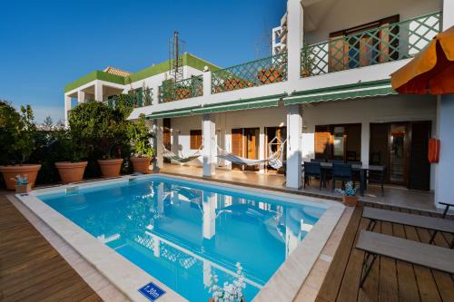 Faro Villa | Holiday villa in elite residential area of Faro