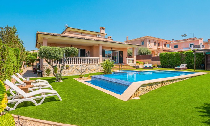 Urbanizacion Sant Marcal Villa | Holiday Villa "Joan Deia Escultor" with Mountain Views, Pool and Wi-Fi