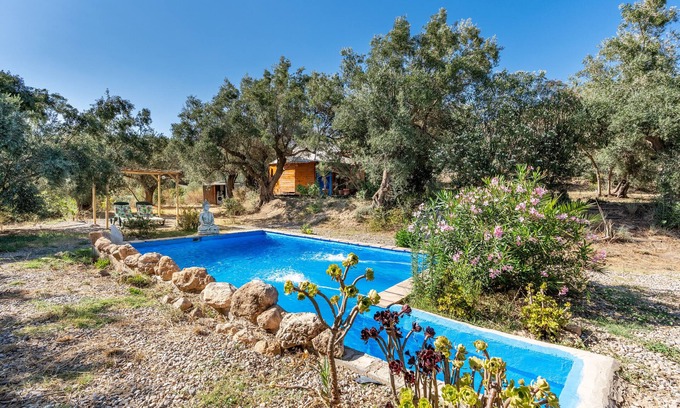 Lanjaron House | Holiday Yurt 'Eco Yurta Lanjarón' with Mountain View and Shared Pool