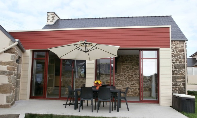 Plouguerneau House | Holidays by the sea and swimming pool