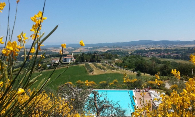Asciano House | Holidays in apartment with swimming pool in Tuscany Siena