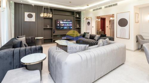 Downtown Dubai Villa | Holidays R Us villa 4 bedroom boulevard view