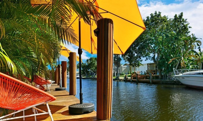 Nautilus Isle House | Holidays Sale | 20-40% discounts |Waterfront Dock | Beach 7min