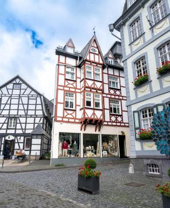 Monschau Apartment | HoliDeis Monschau Center Apartments