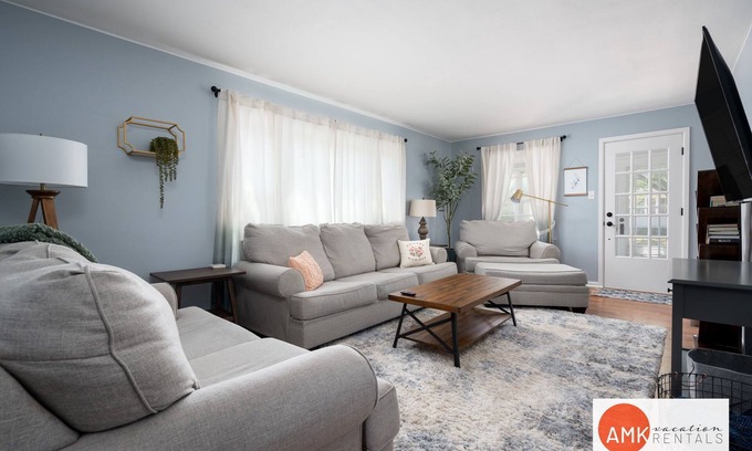 Holland House | Holland Hideaway Summ