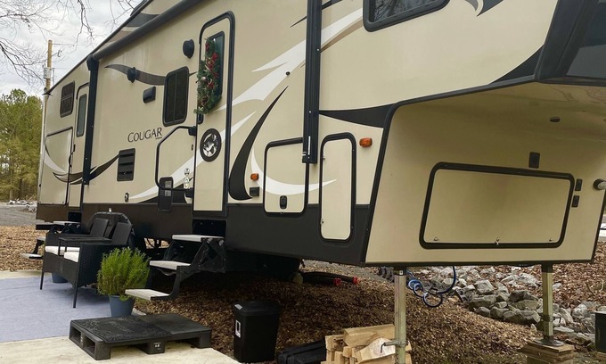 Centre House | Holland Hideout - RV Escape on Lake Weiss