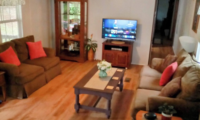 Franklin House | "Holland Hills" offers a clean, quiet, comfortable stay. Paved access. Nice area
