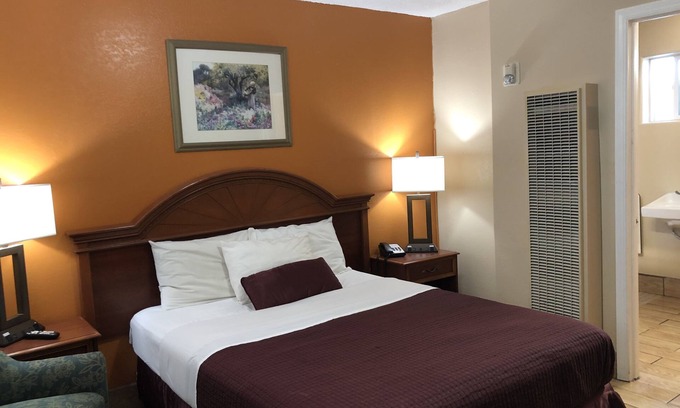 Morro Bay Hotel | Holland Inn & Suites