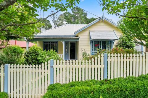 Leura Apartment | Holley House