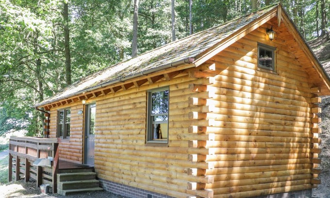 Garthmyl Cottage | HOLLIES LODGE, romantic, character holiday cottage in Garthmyl