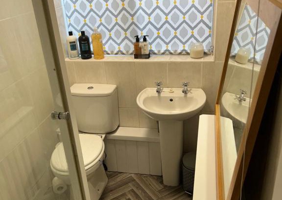 Retford Apartment | Hollies Studio
