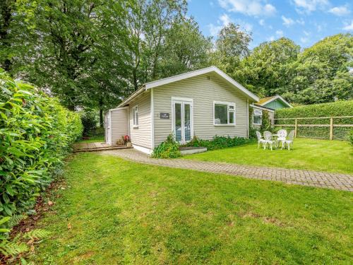 Holsworthy House | Hollies - W43107