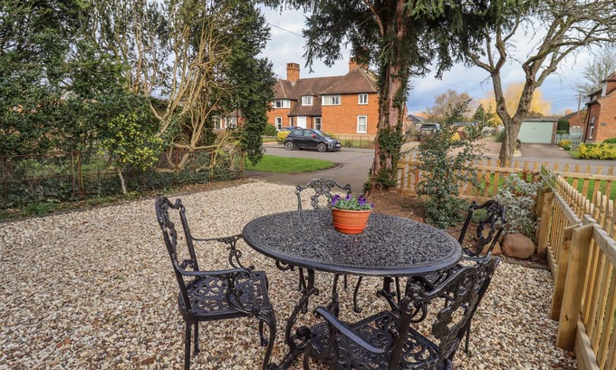 Clifford Chambers Cottage | Holly Cottage