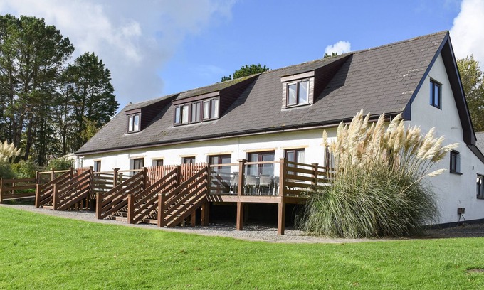 Beaworthy Cottage | HOLLY COTTAGE, pet friendly, with a garden in Halwill Junction