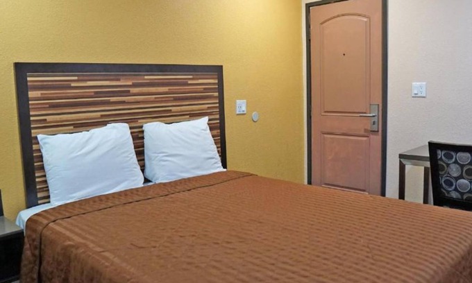 Inglewood Hotel | Holly Crest Hotel - Los Angeles, LAX Airport