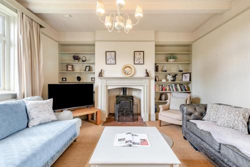 Lincoln House | Holly Farm